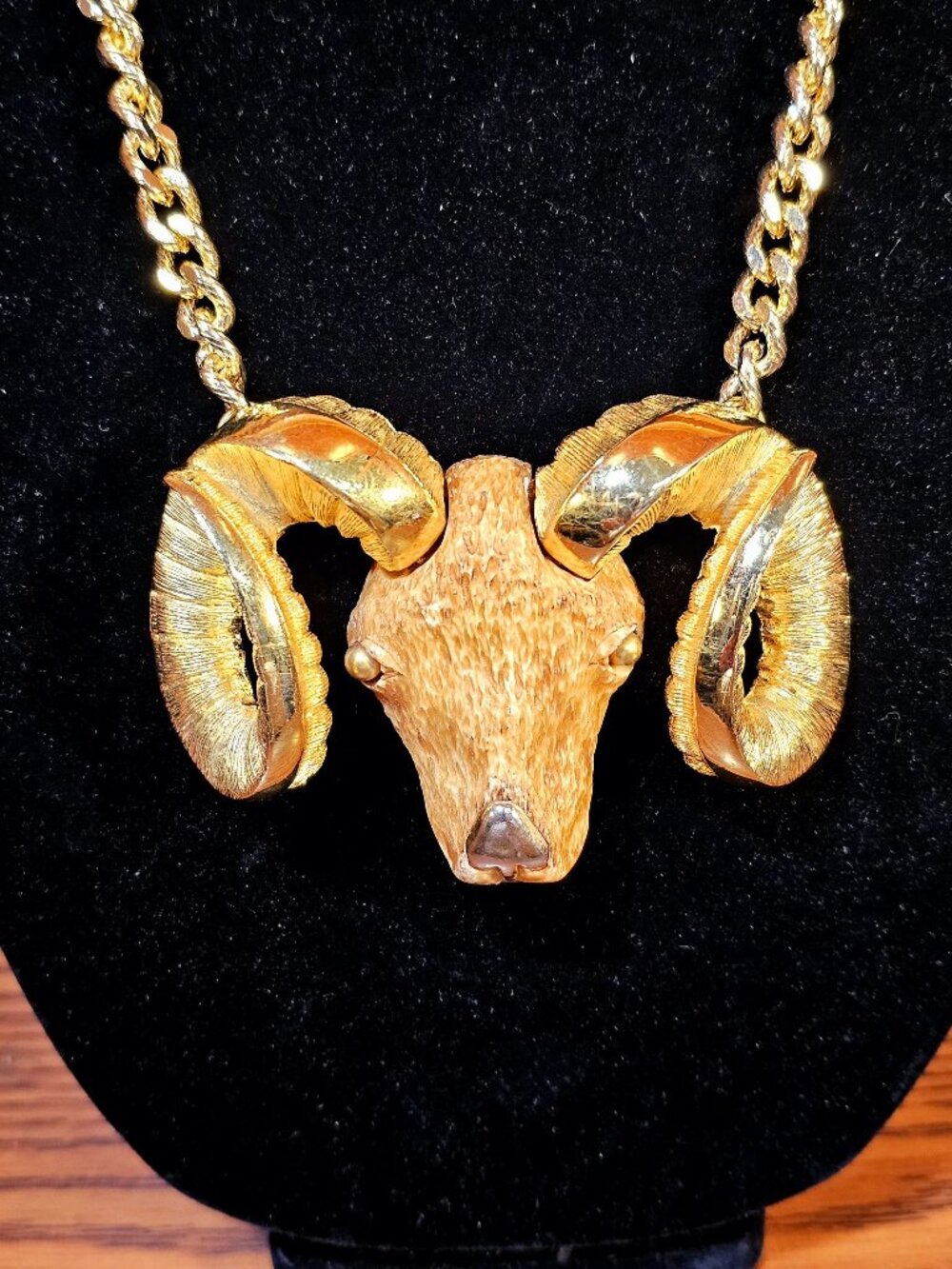Vintage Gold-Tone Ram Head Necklace With Bold Chain Statement Pendant Unique Ani